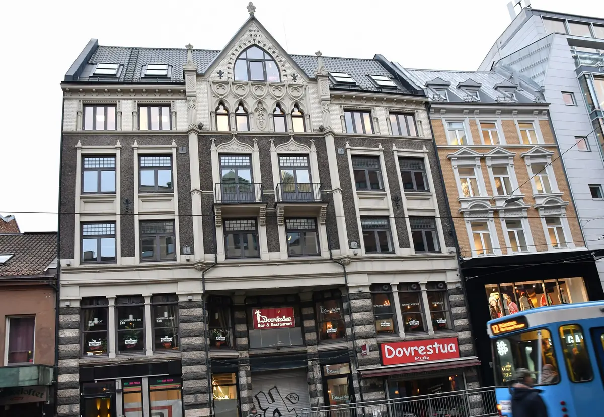 Ornate Storgata front with Dovrehallen Bar & Restaurant over the entrance and Dovrestua beside it